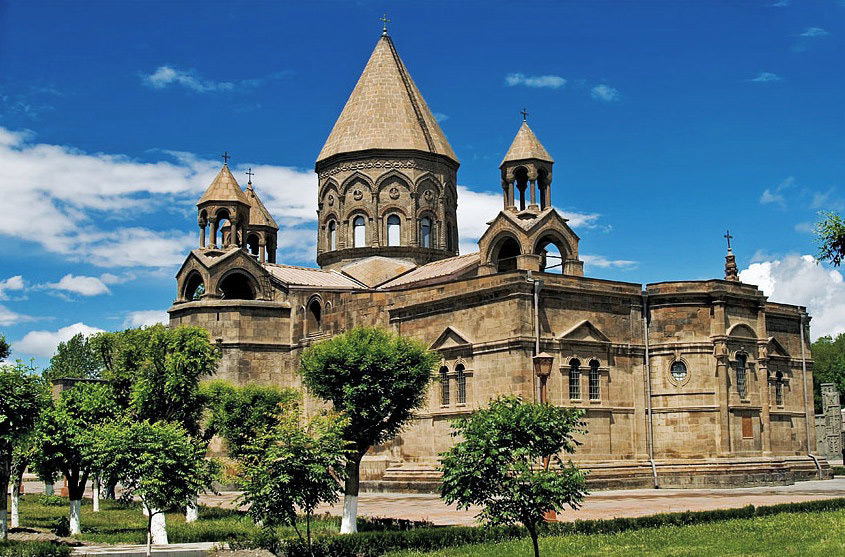 Հայաստանյաց Առաքելական եկեղեցին՝ քաղաքական կոնֆլիկտի և ազգային ինքնության խորհուրդ