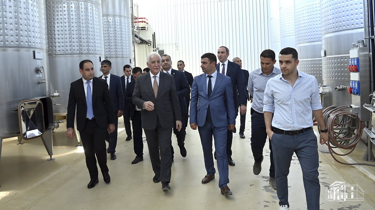 Հանրապետության նախագահ Վահագն Խաչատուրյանն ընդունել է Հայաստանի ապահովագրական ընկերությունների մի խումբ ներկայացուցիչների։